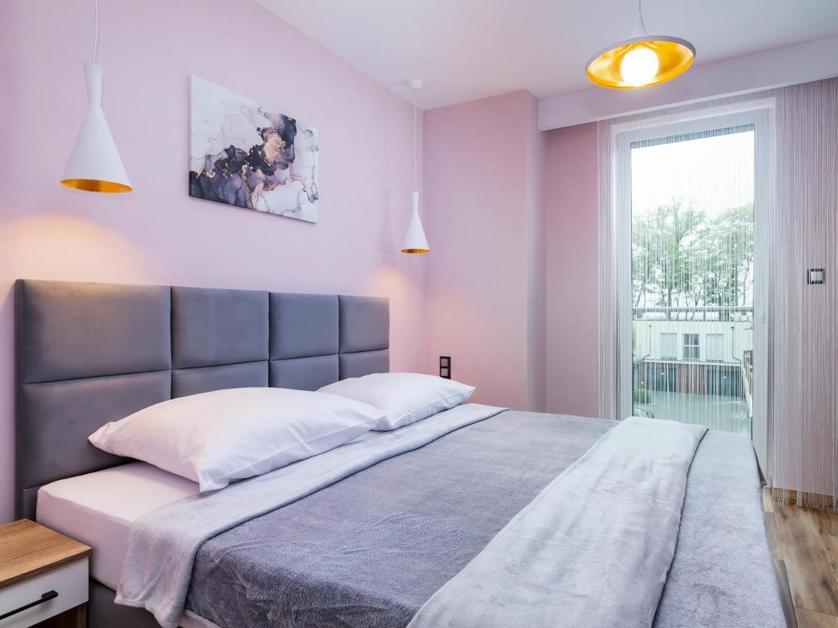 Apartament Porto Santa Rewales Екстериор снимка