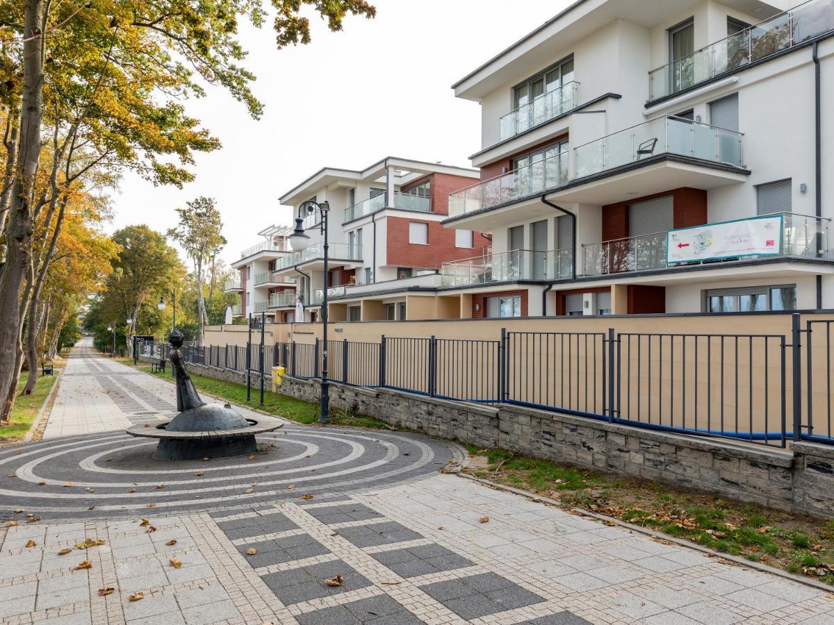 Apartament Porto Santa Rewales Екстериор снимка