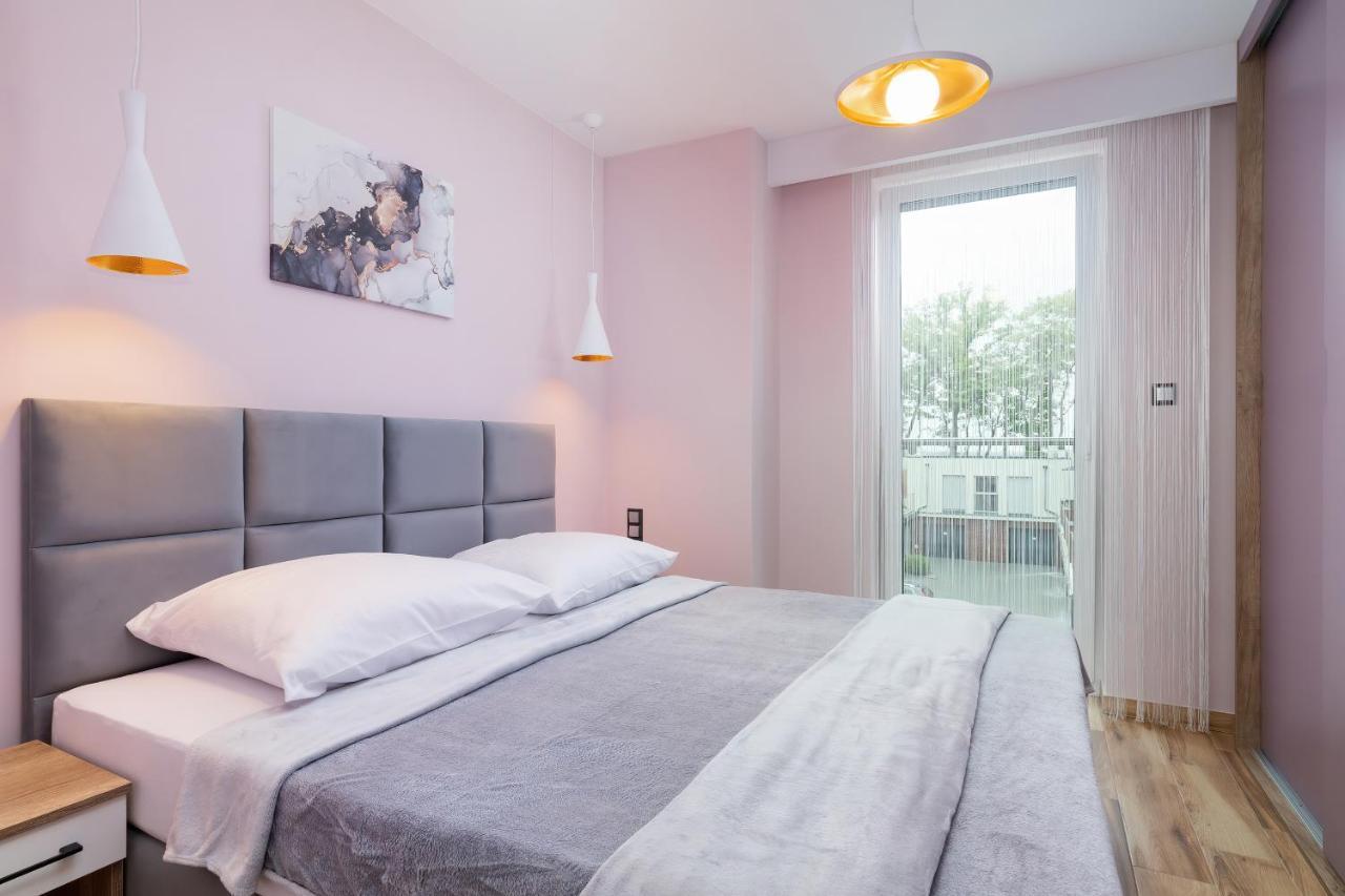 Apartament Porto Santa Rewales Екстериор снимка
